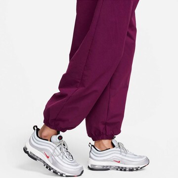 Tapered Pantaloni de la Nike Sportswear pe mov