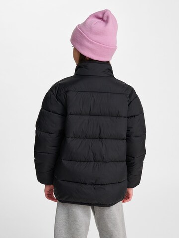 Veste de sport Hummel en noir