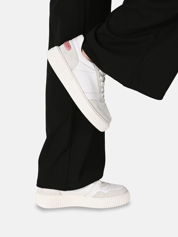 Crickit Sneakers laag 'MAURA' in Wit: voorkant