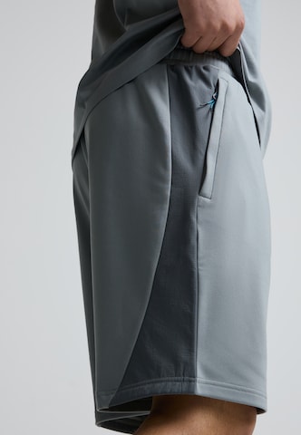 Regular Pantalon 'Viarello' Zavetti Canada en gris
