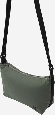 Sac à bandoulière Calvin Klein Jeans en vert : devant