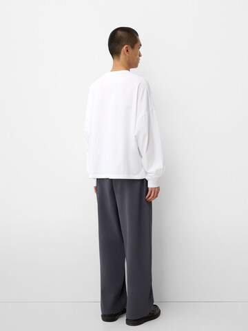 BershkaLoosefit Hlače - siva boja