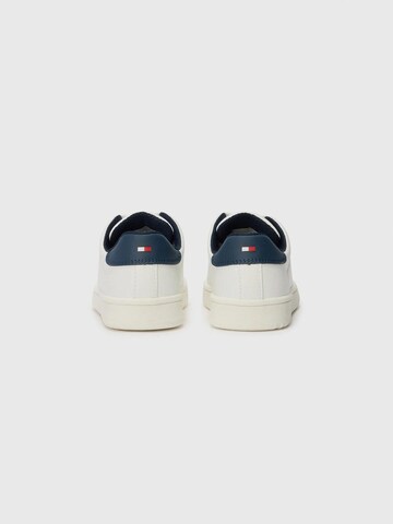 TOMMY HILFIGER Sneaker '2COOL4SKOOL' in Weiß