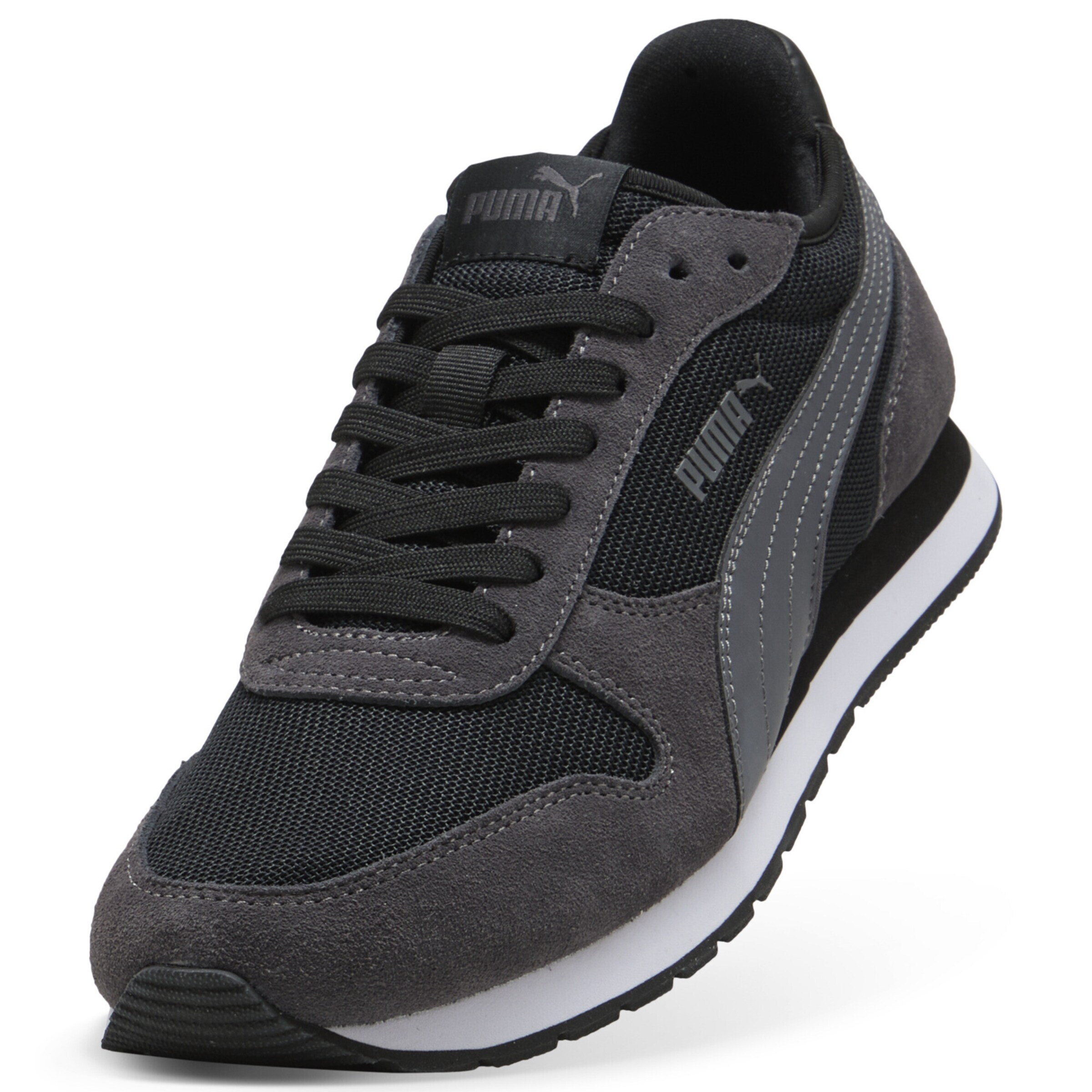 PUMA Platform trainers in Black: front
