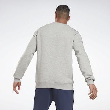 Sweat-shirt Reebok en gris