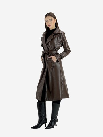 Elara Mantel in Braun