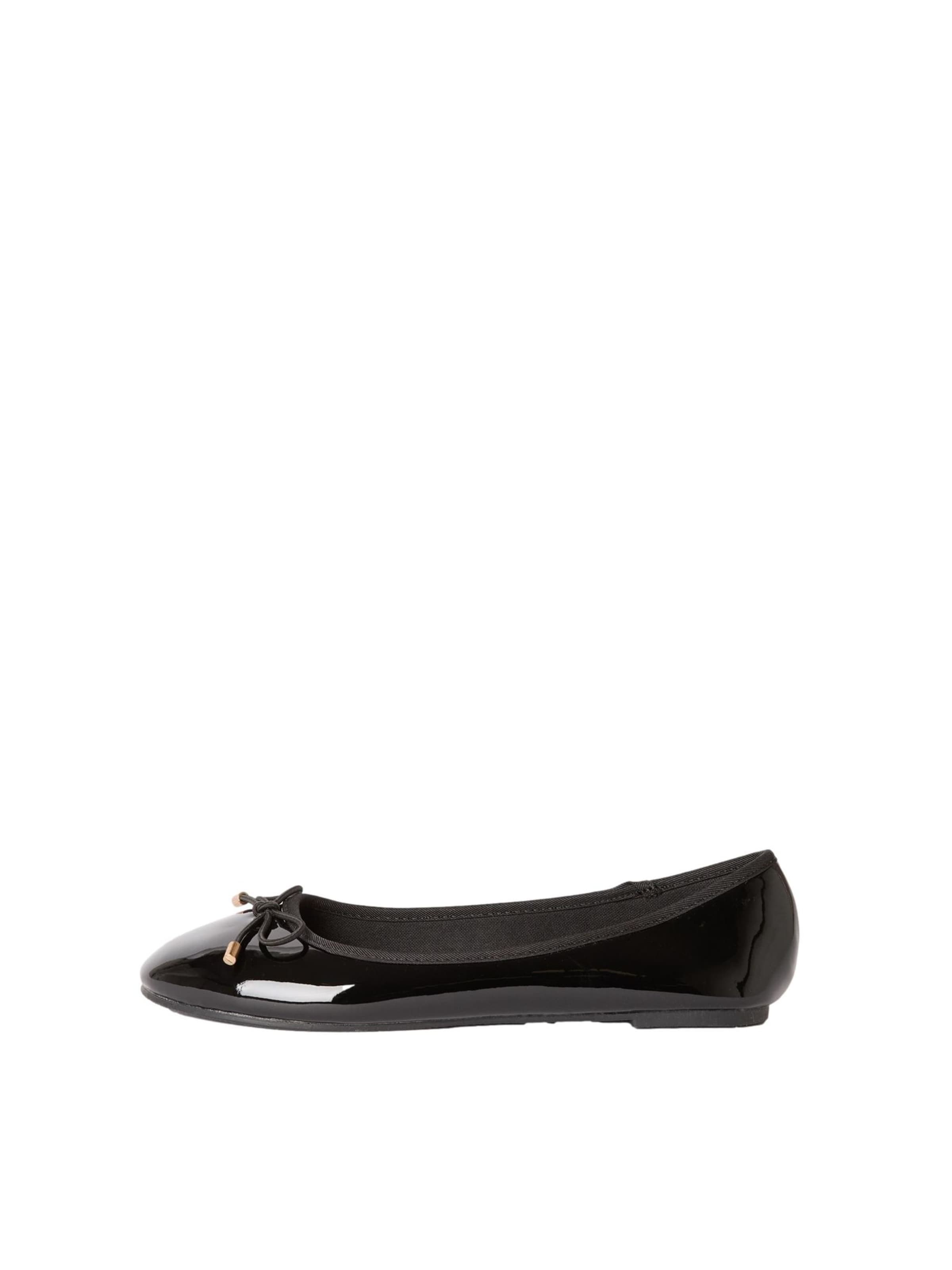 Lipsy Ballerina in Black: front