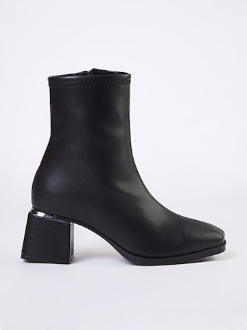 Trendyol - Botim em preto