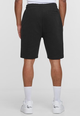 Karl Kani Regular Shorts in Schwarz