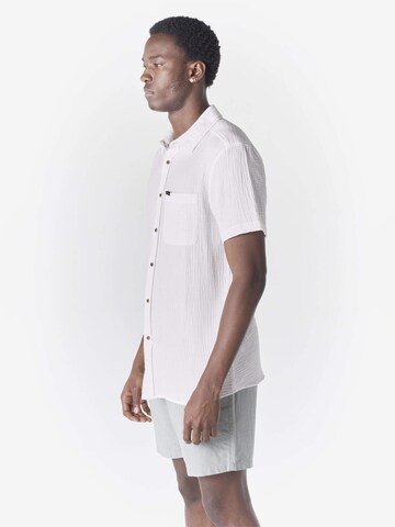 KOROSHI Regular fit Skjorta i vit