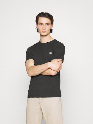 Lee Футболка в Серый: спереди