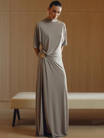 Abito di RÆRE by Lorena Rae in grigio