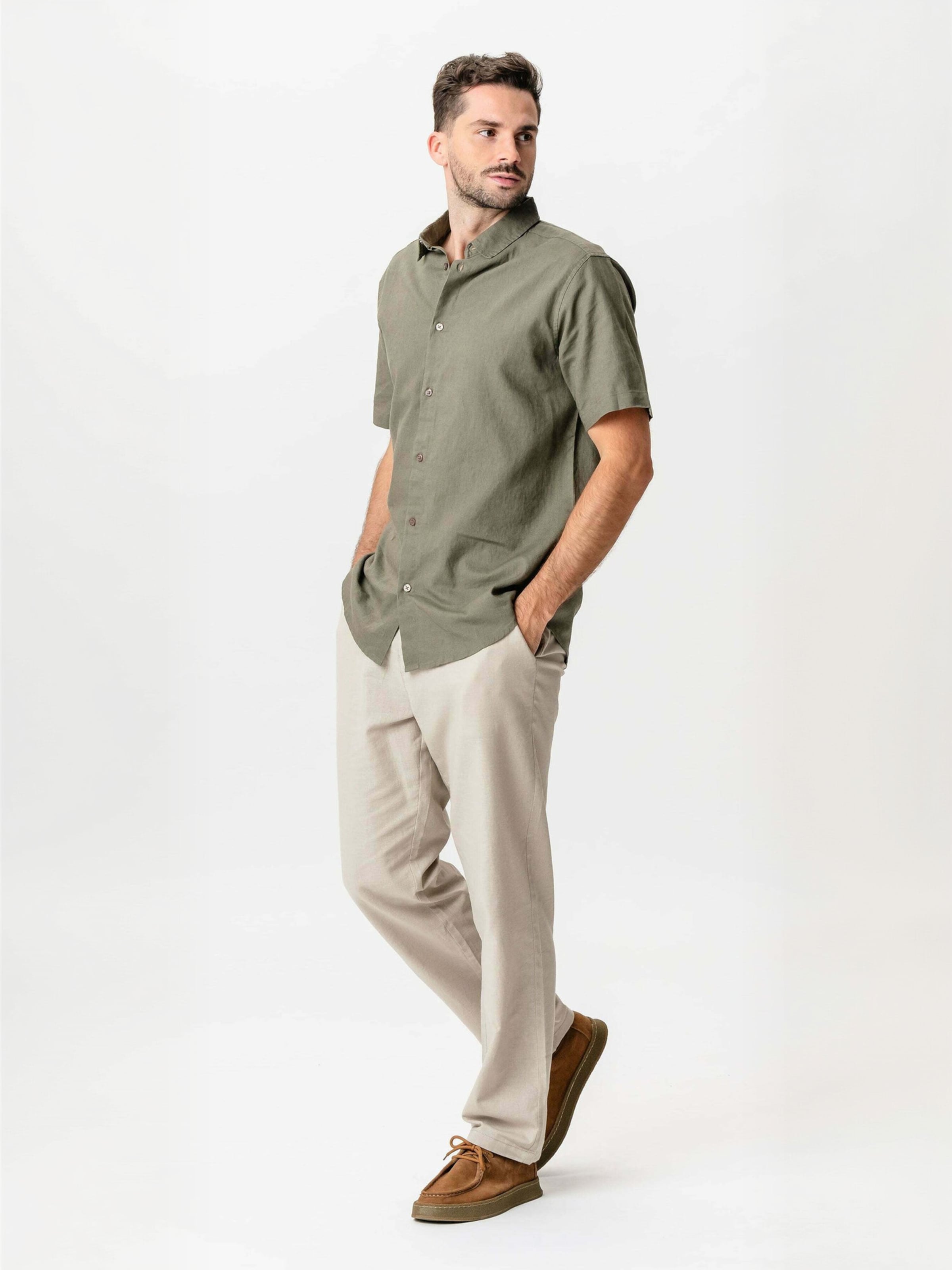 Coupe regular Chemise ' Linen Blend ' TEESHOPPEN en vert