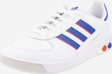 ADIDAS ORIGINALS Platform trainers 'G.S. Court' in White: front