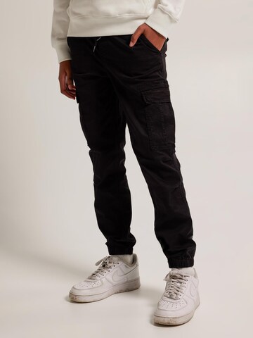 America Today Tapered Broek in Zwart: voorkant