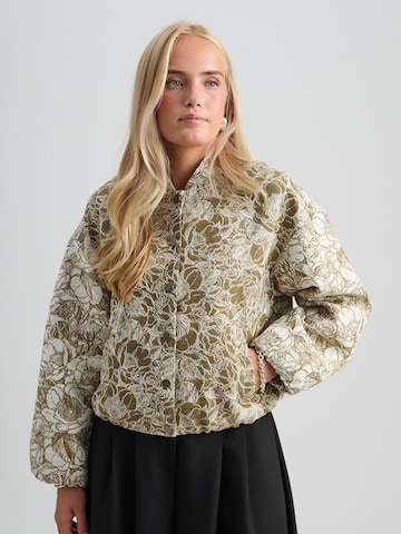 Peppercorn - Chaqueta de entretiempo 'Khloé' en marrón: frente