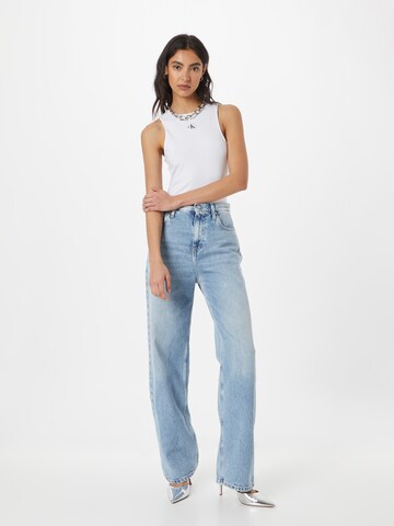 Haut Calvin Klein Jeans en blanc