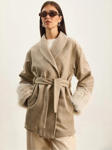 Cappotto di mezza stagione di Bianco Lucci in beige: frontale