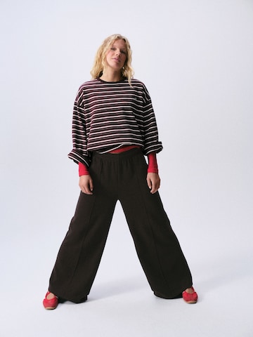 self. Wide Leg Jogginghose in Braun