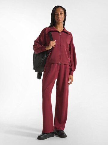 DEHA Regular Broek in Rood: voorkant