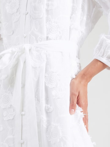 COMMA - Vestido camisero en blanco