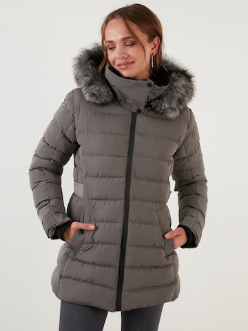 Manteau d’hiver LELA en gris : devant