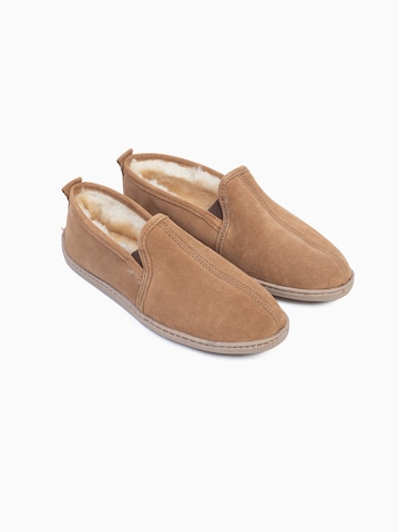 Minnetonka Moccasin 'TWIN GORE' in Brown