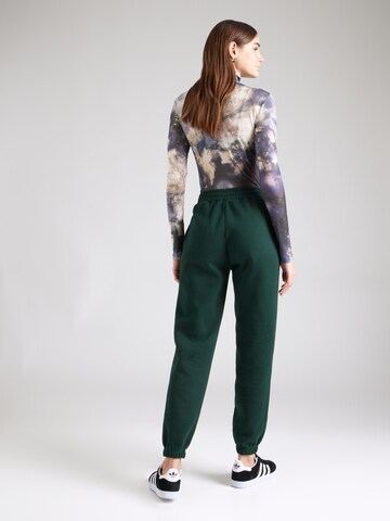 Abercrombie & Fitch Tapered Broek 'ESSENTIAL SUNDAY' in Groen