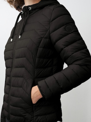 ONUA Between-Season Jacket 'Urban' in Black