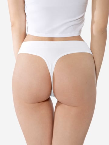 String Yenita en blanc
