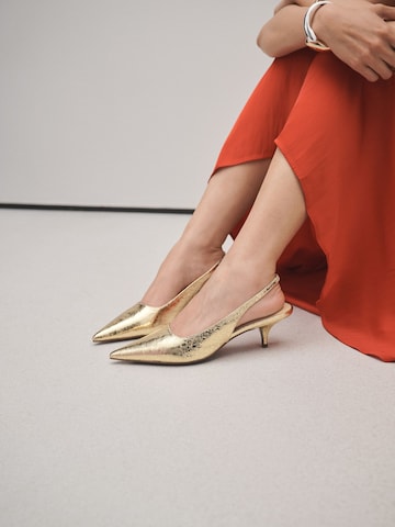 Next Slingpumps 'Forever Comfort' in Goud