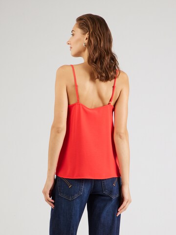 Top 'PCTIFFANY' de la PIECES pe roșu