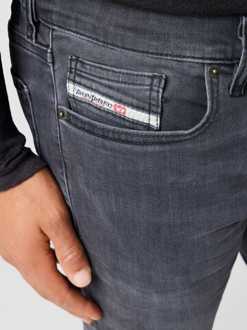 DIESEL Regular Jeans 'D-LUSTER' in Grijs