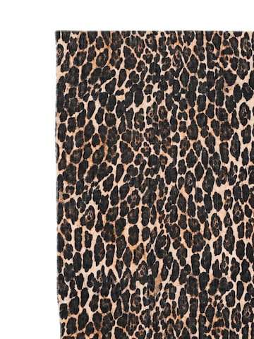 Foulard 'PRINTED SCARF AW5533 POL03' di GUESS in marrone