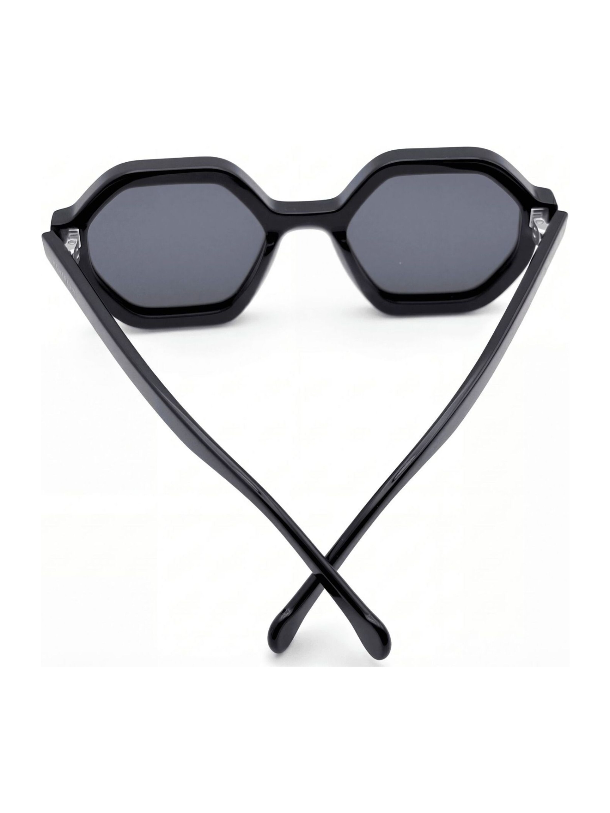 VANPELLA Zonnebril 'The Artist Onyx' in Zwart