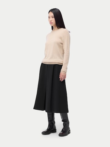 GOBI Cashmere Tröja 'Women's Essential Cashmere Crewneck Sweater' i beige