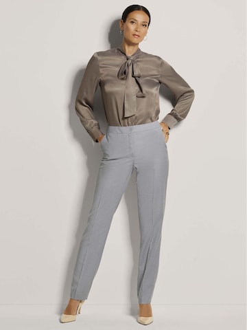 MADELEINE Regular Pantalon in Grijs
