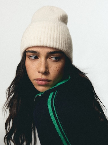 Bershka Beanie in White