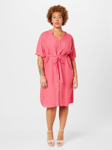 ONLY Carmakoma - Vestido camisero en rosa: frente