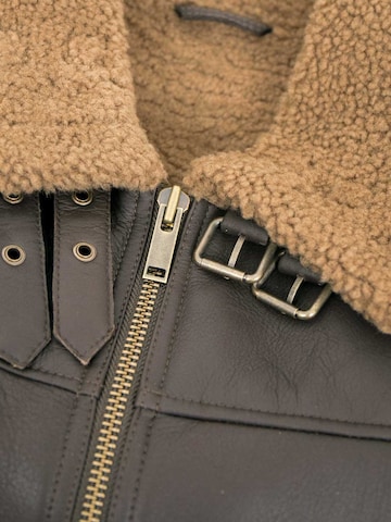 Veste mi-saison 'Ballin' Jilani en marron