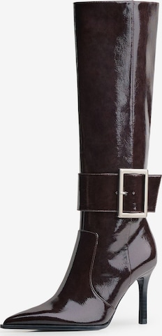 BershkaČizme - smeđa boja: prednji dio