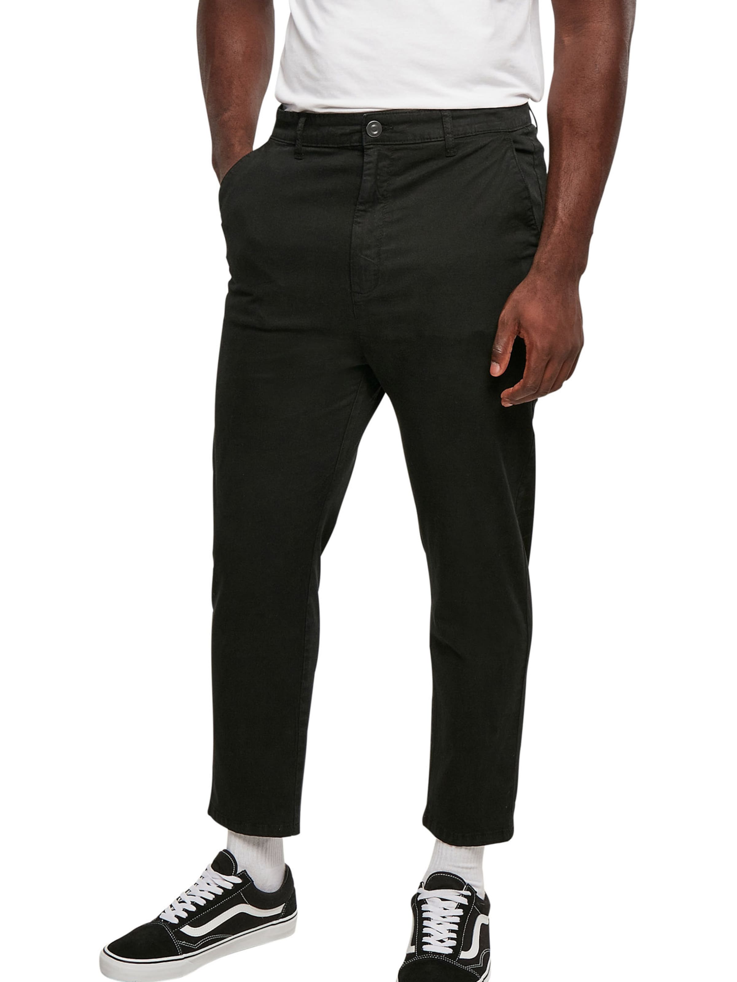 regular Pantaloni chino di Urban Classics in nero: frontale