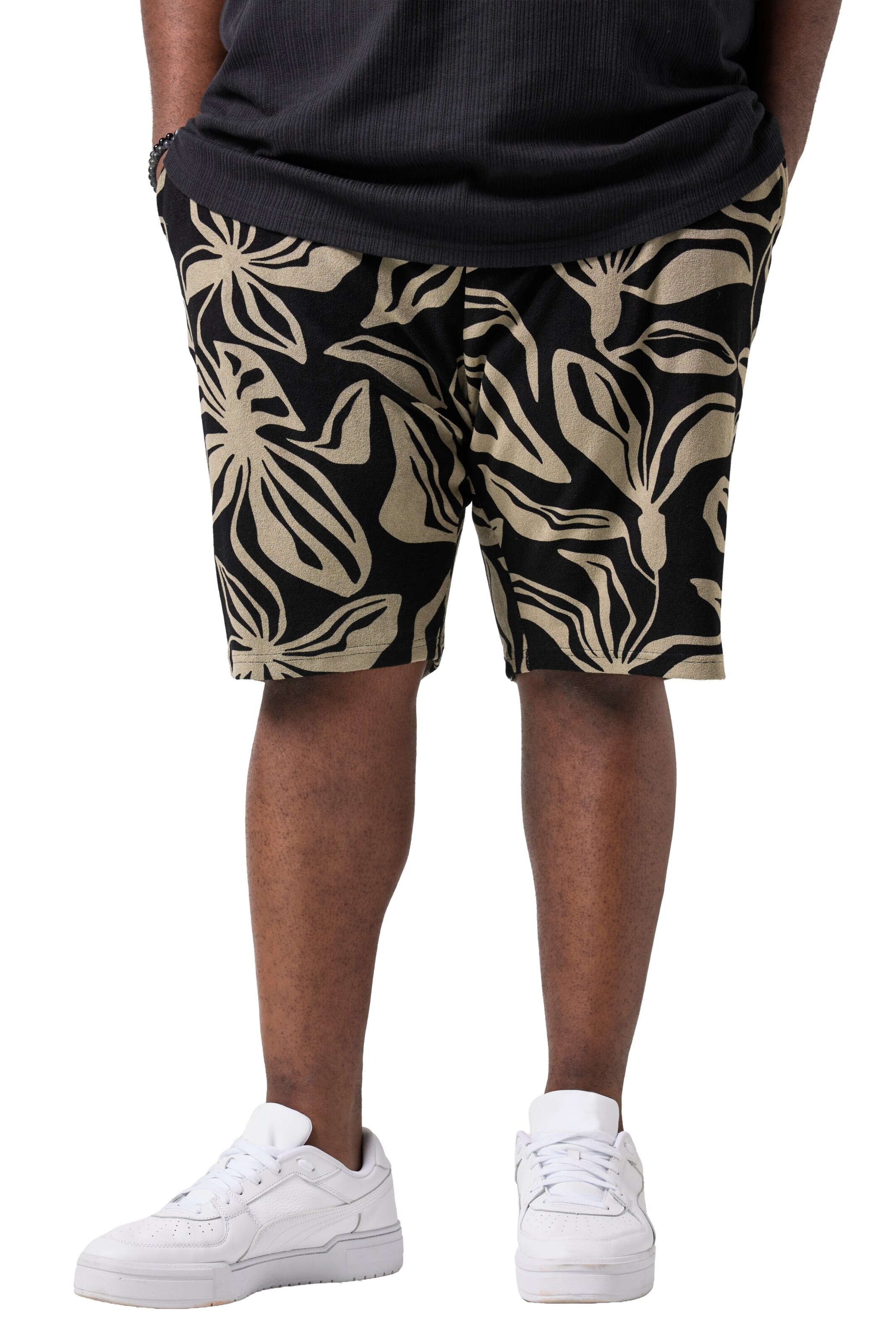 STHUGE Regular Trousers in Black: front