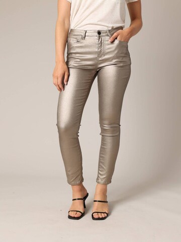 Coupe slim Pantalon Deeluxe en marron