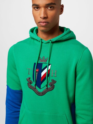 Tommy Jeans Sweatshirt in Green