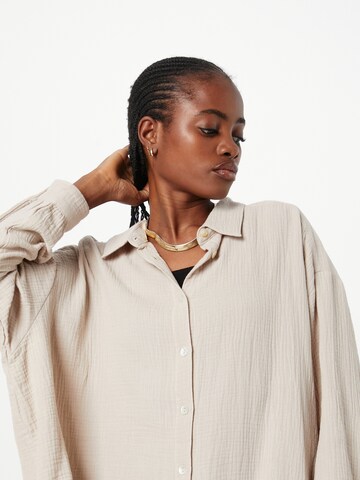 Sublevel Blouse in Beige