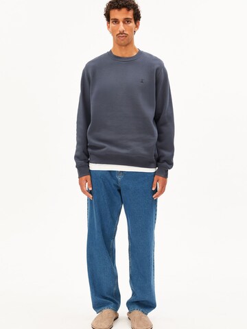 ARMEDANGELS Sweatshirt in Grey
