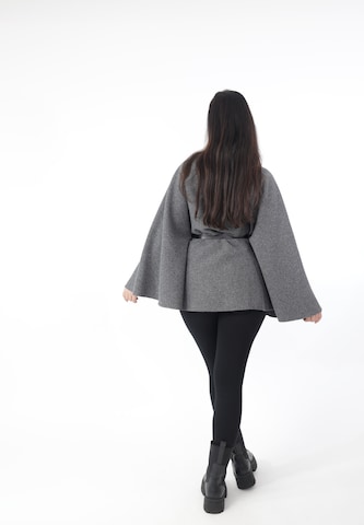 Elara Cape 'Bolero' in Grijs