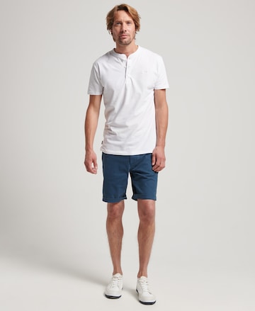 Superdry Slimfit Shorts in Blau