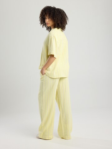 America Today Blouse in Geel